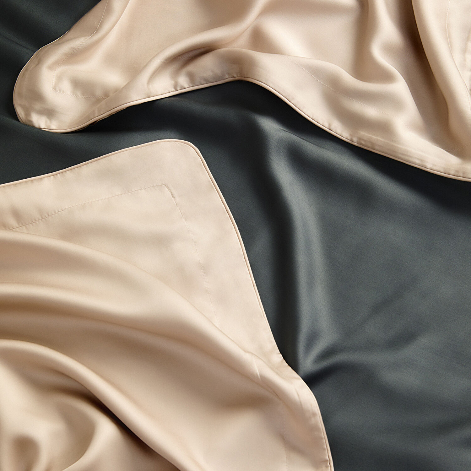 Linens X TENCEL™ Lyocell 2'li Volanlı Yastık Kılıfı Seti Bej