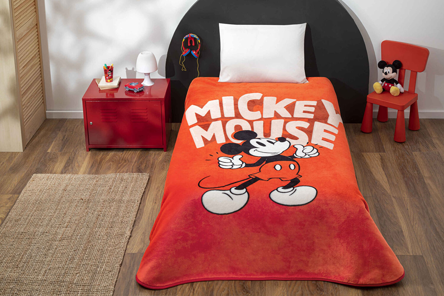 Lisanslı Disney Mickey Mouse Classic Red Tek Kişilik Battaniye
