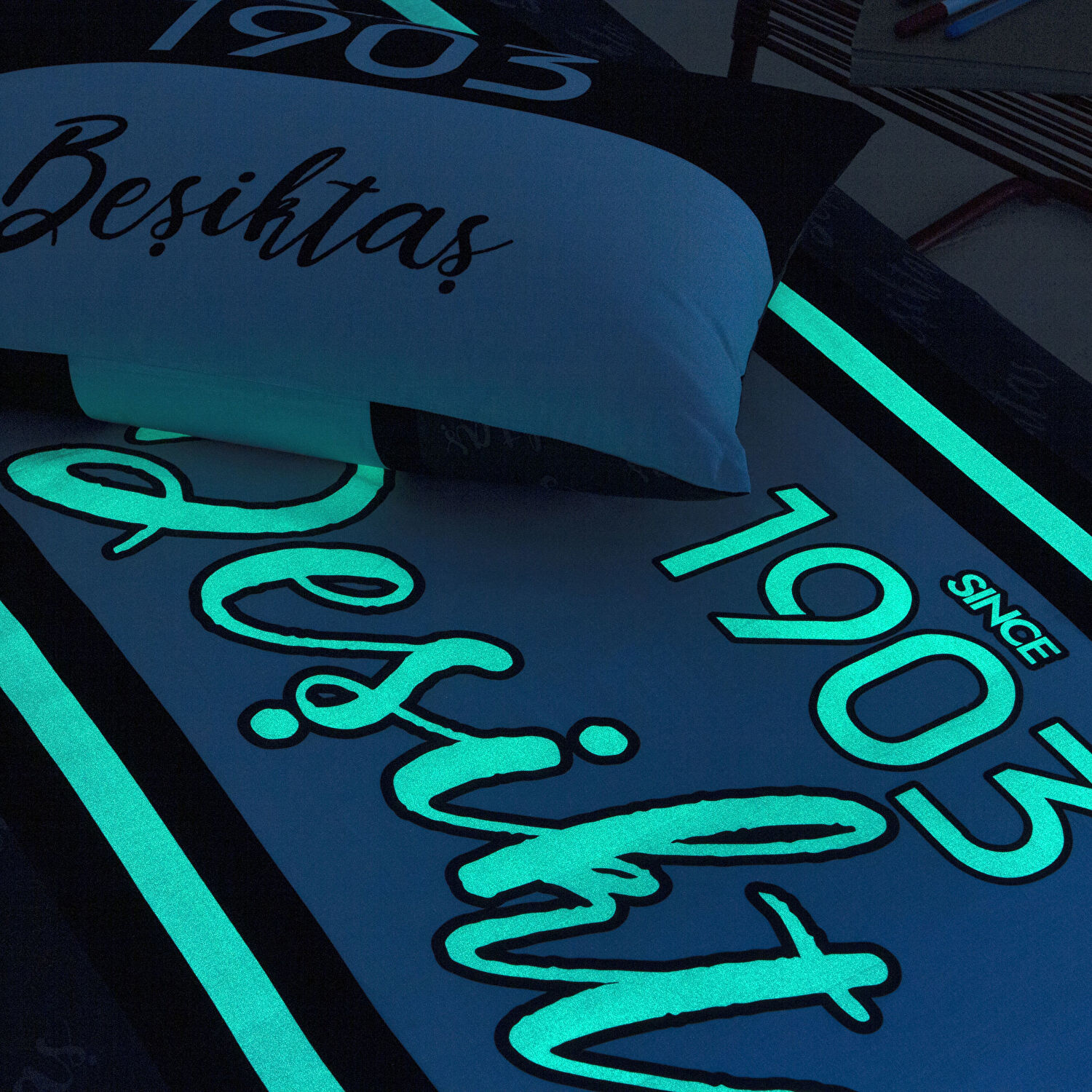 Taç Lisanslı Beşiktaş 1903 Glow Tek Kişilik Pamuk Nevresim Takımı