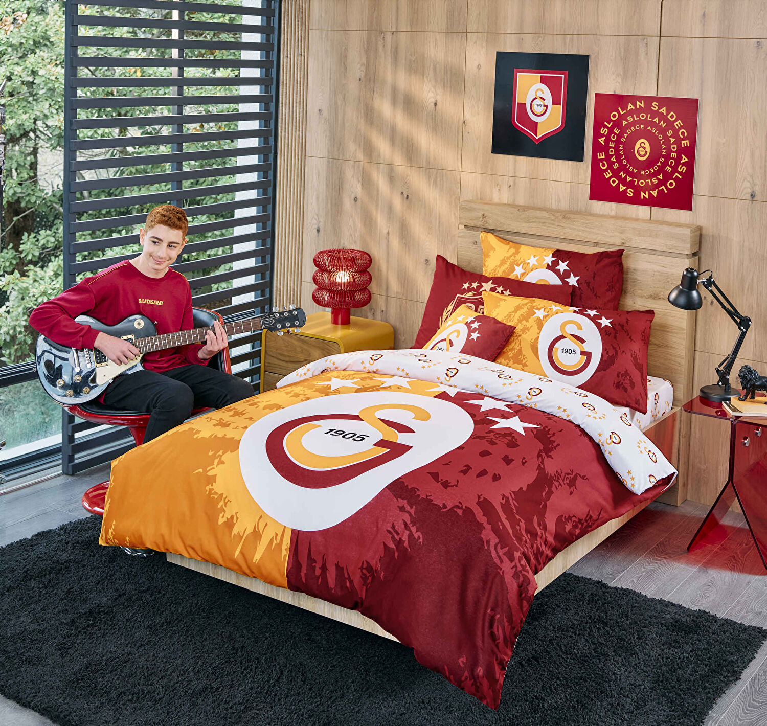 Taç Lisanslı 5.Yıldız Galatasaray 40x40 Kırlent