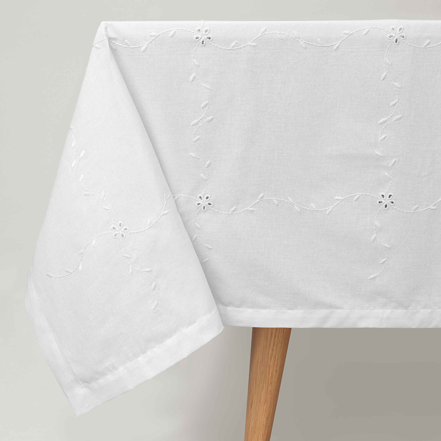 Linens Petunıa 150x250 cm Masa Örtüsü Kırık Beyaz