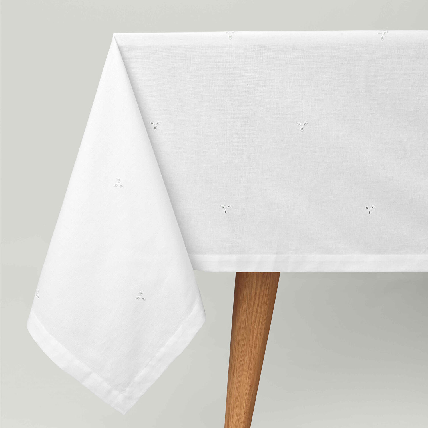 Linens Begonia 150x300 cm Masa Örtüsü Optik Beyaz