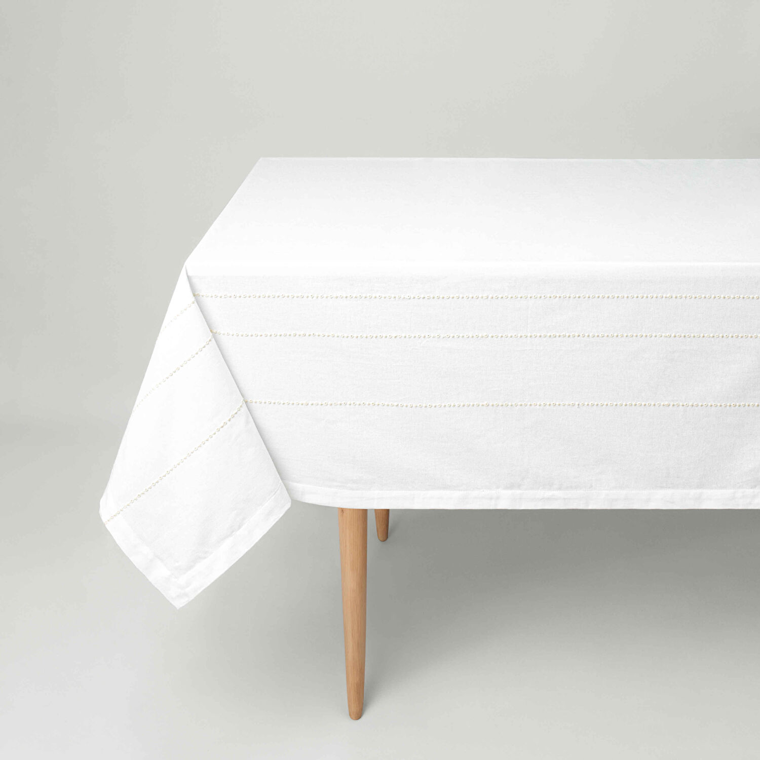 Linens Patrick 150x300 cm Masa Örtüsü Kırık Beyaz