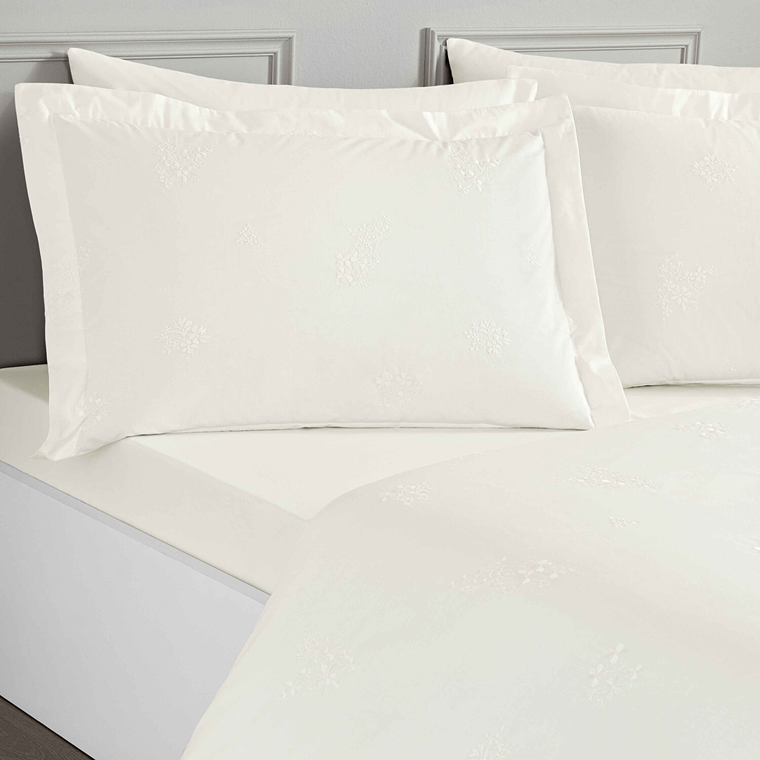 Linens White Collection Asper UC Pamuk Brode Çift Kişilik Nevresim Takımı Beyaz