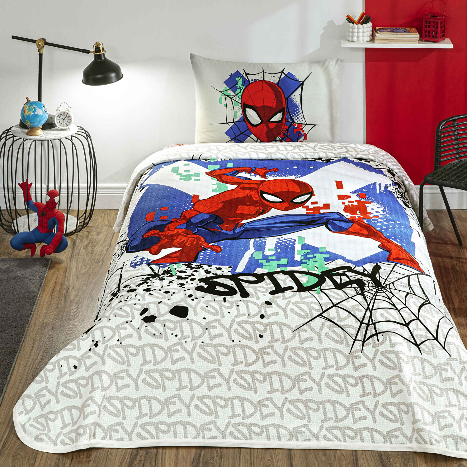 Taç Lisanslı Spiderman Action X Pamuk Tek Kişilik Pike Takımı