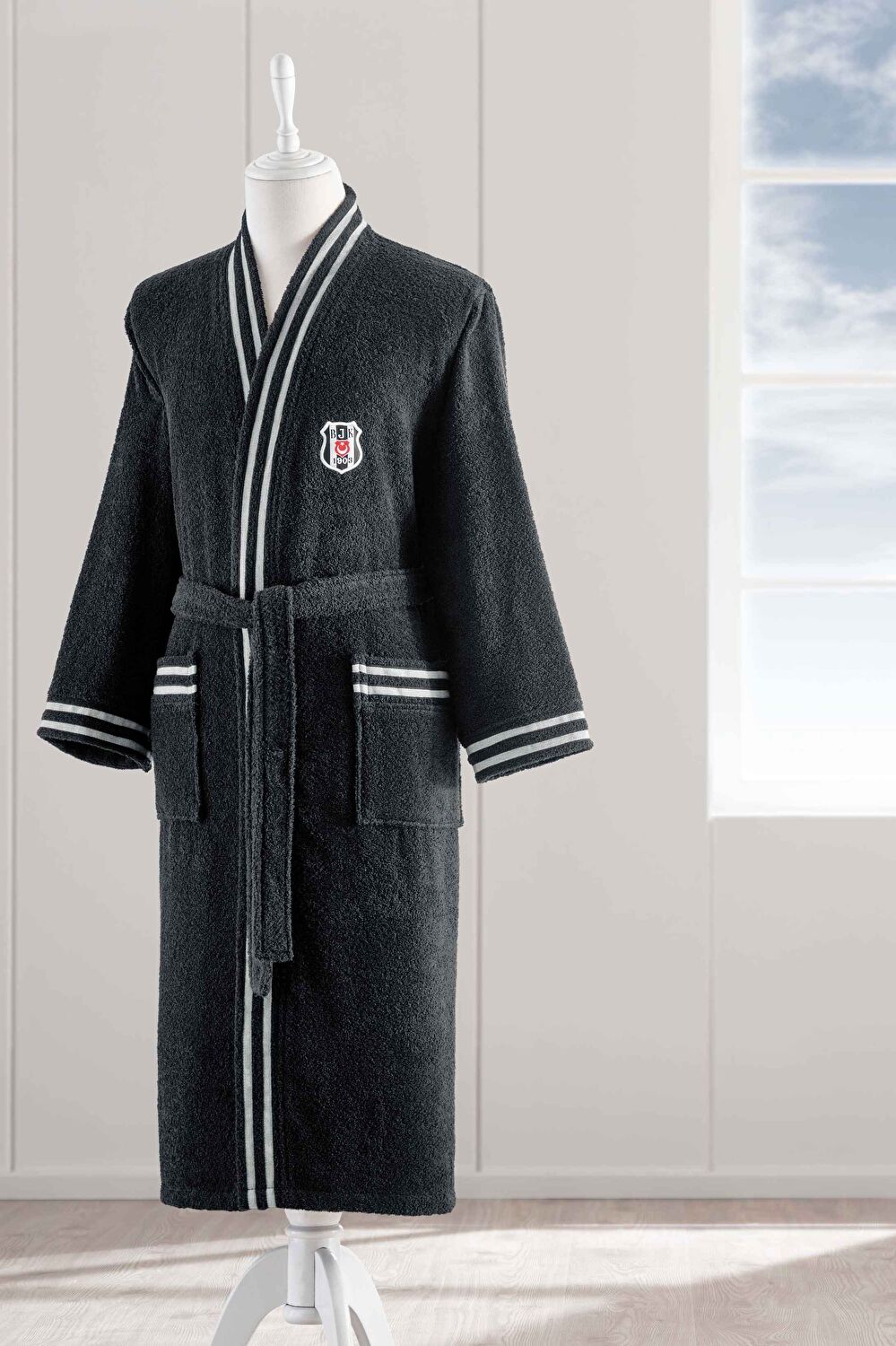 Taç Lisanslı Beşiktaş Siyah Beyaz Pamuk M Yetişkin Bornoz Siyah