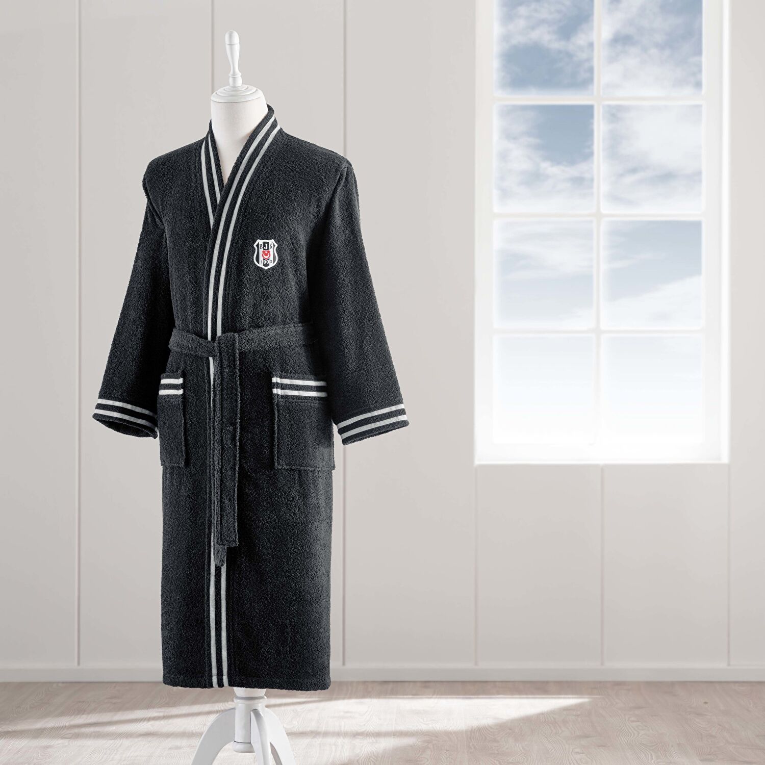 Taç Lisanslı Beşiktaş Siyah Beyaz Pamuk M Yetişkin Bornoz Siyah