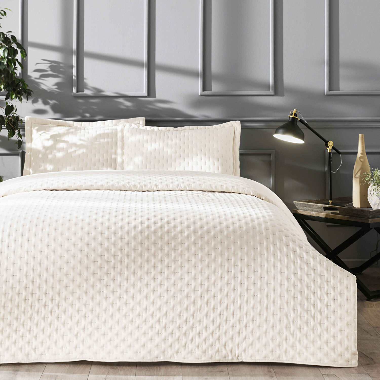 Linens Gardenia Çift Kişilik Yatak Örtüsü Seti Bej