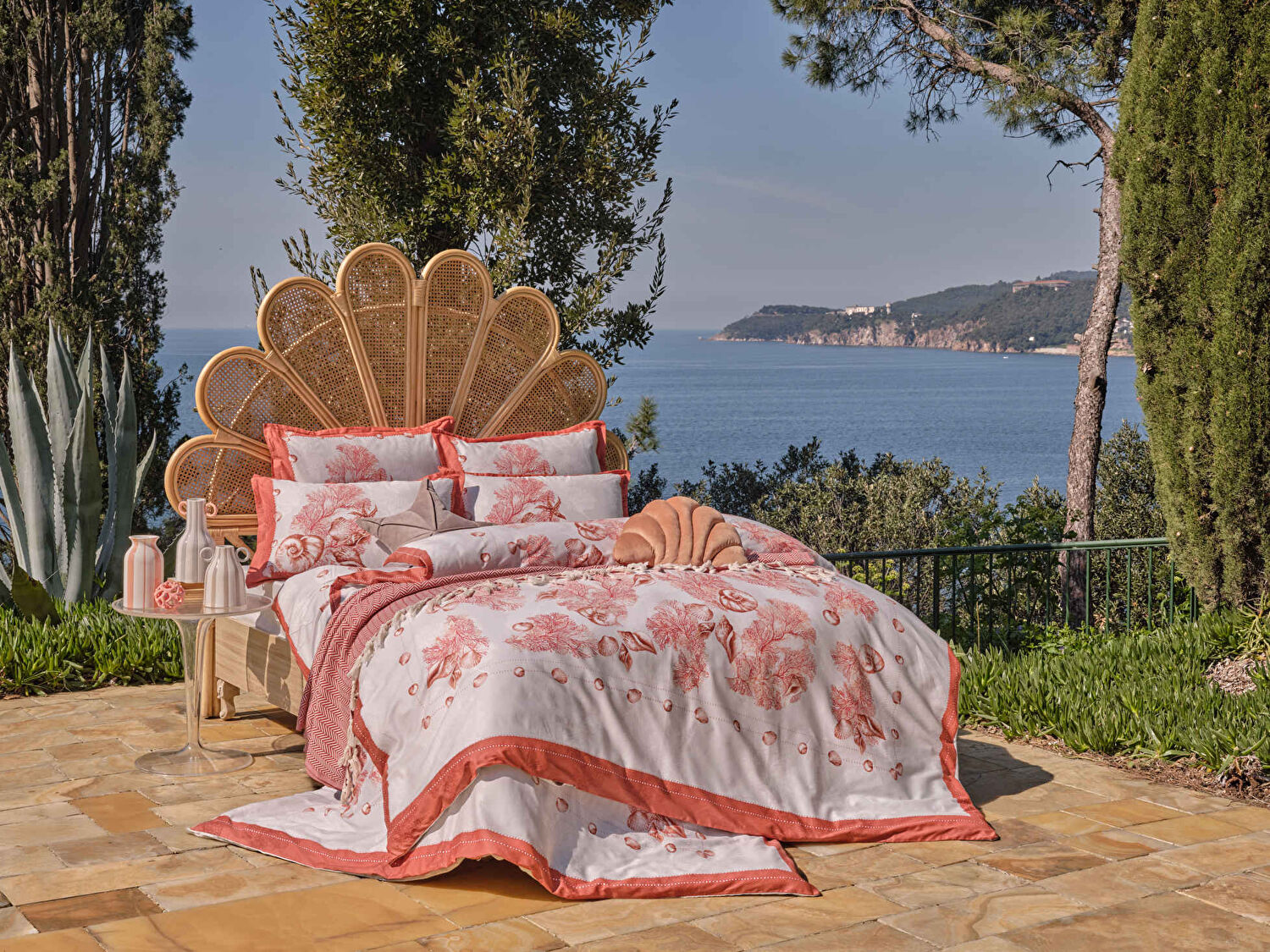 Linens Minella 11x11x22 cm Vazo Beyaz Mercan