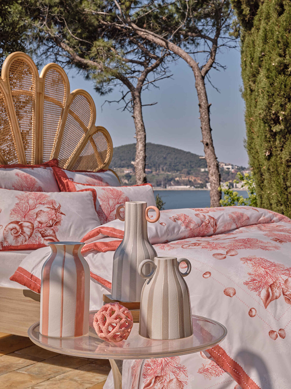 Linens Minella 11x11x22 cm Vazo Beyaz Mercan