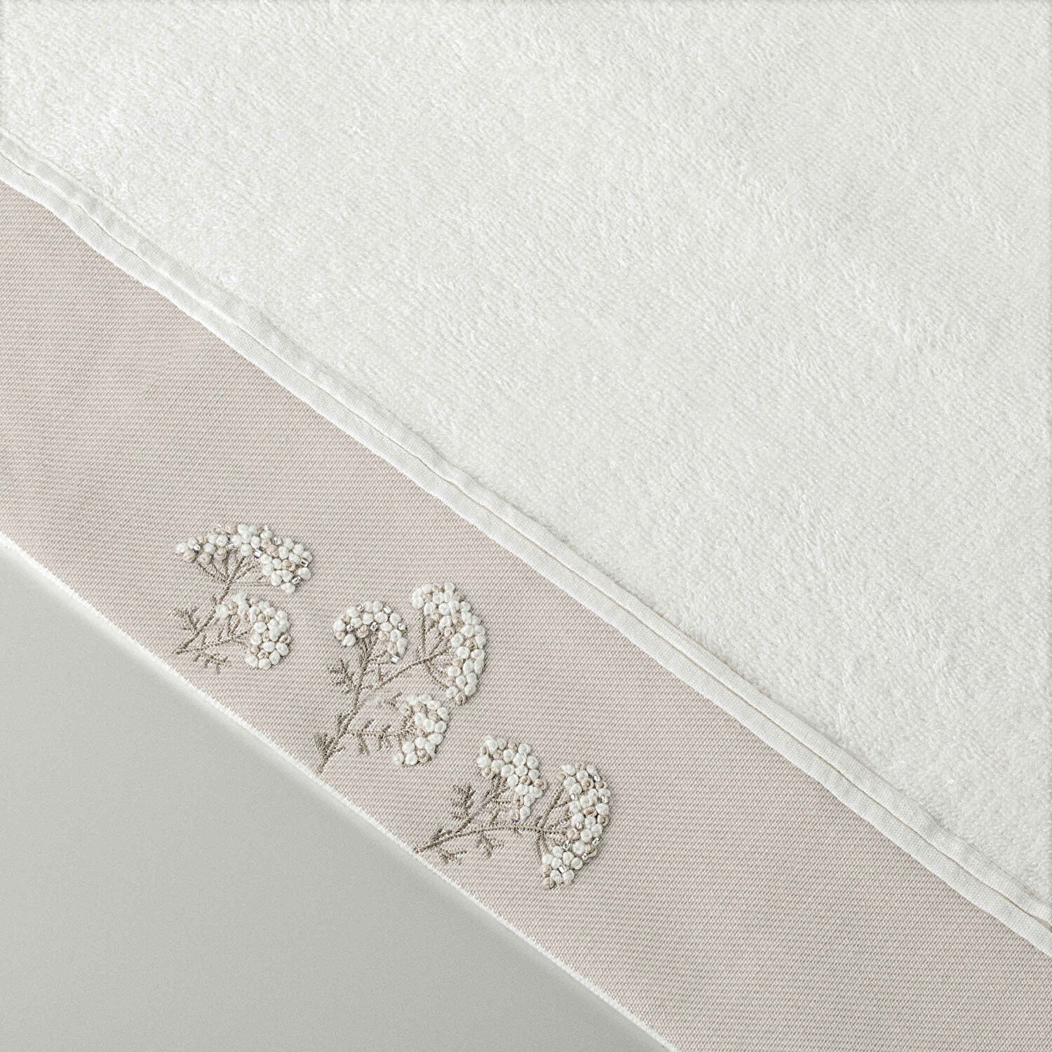 Linens Nora Bambu 50x85 cm Yüz Havlusu Ekru (450 G/M²)