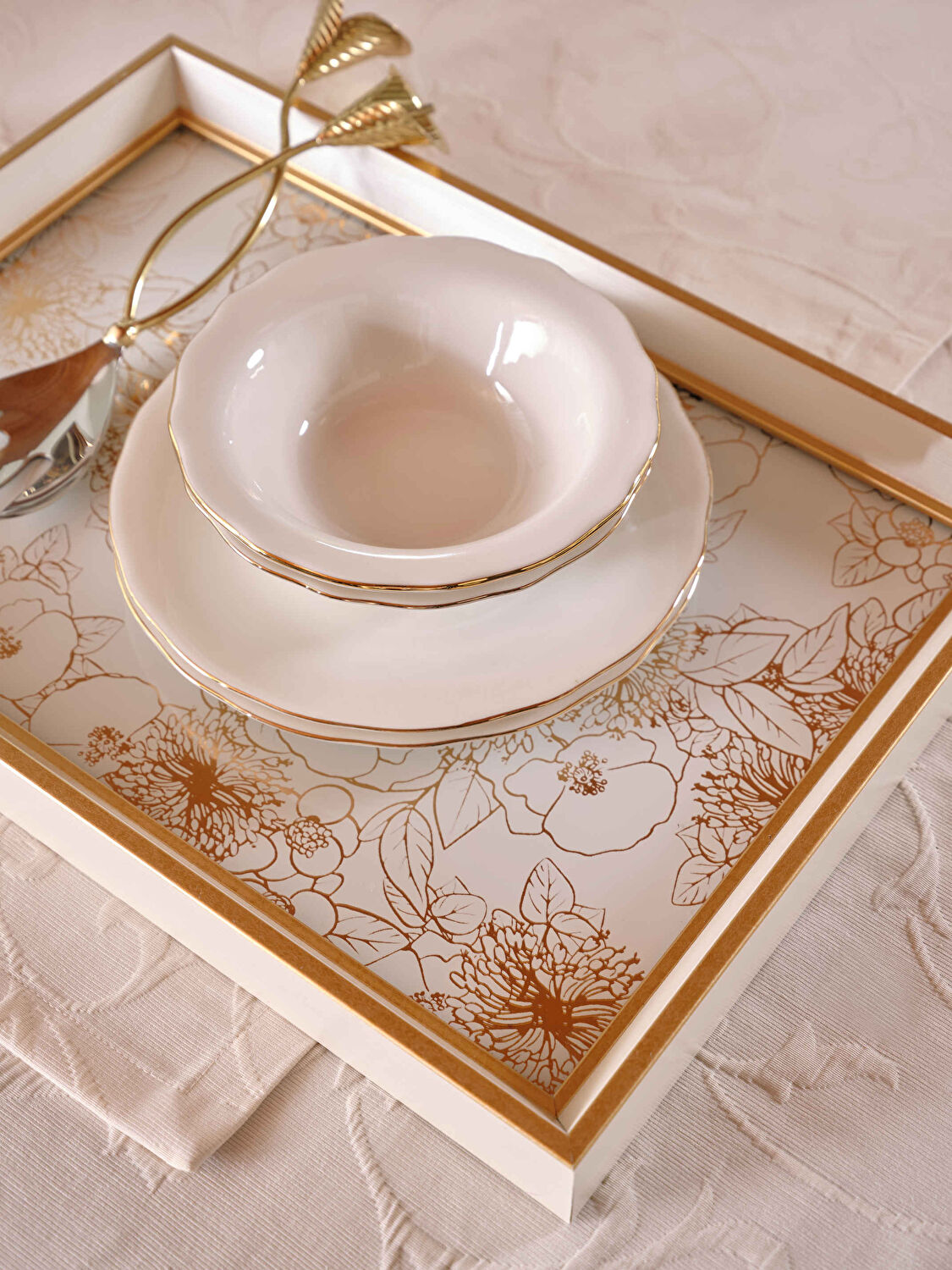 Linens Elegant Porselen Çukur Tabak 23 cm Gold