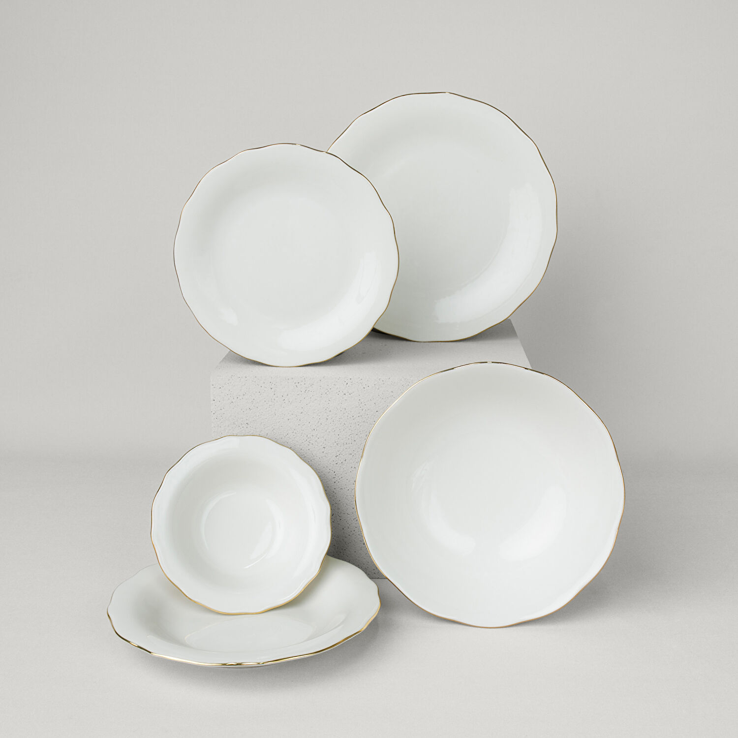 Linens Elegant Porselen Kase 23 cm Gold