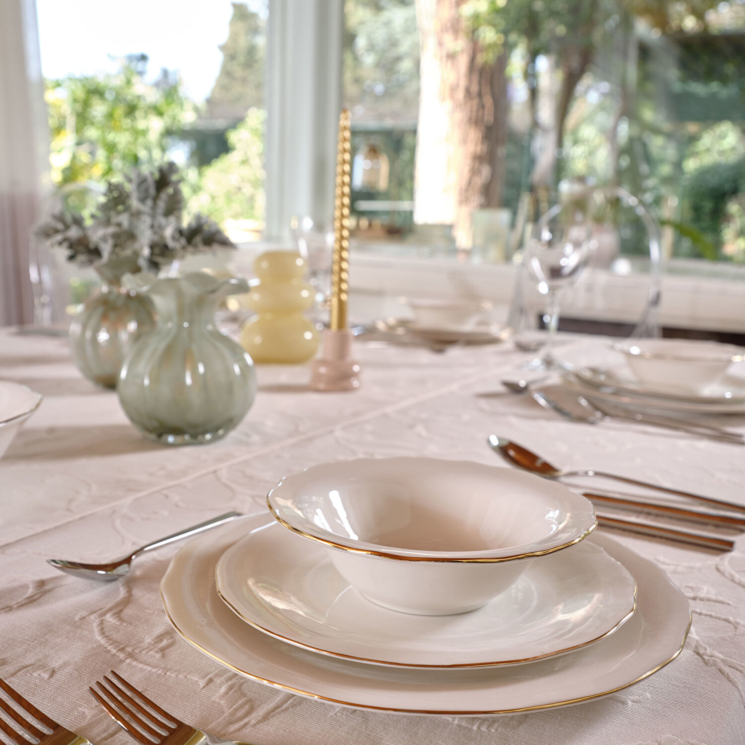 Linens Elegant Porselen Kase 23 cm Gold