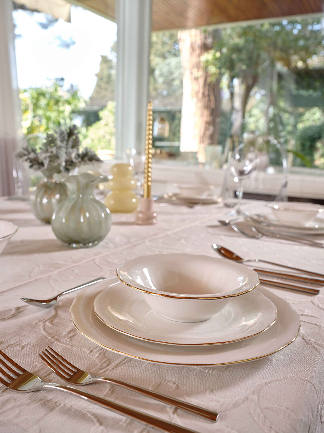 Linens Elegant Porselen Kase 23 cm Gold