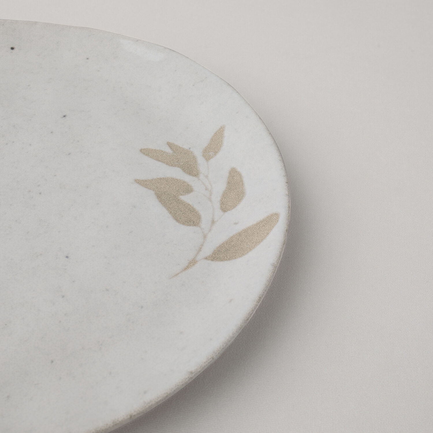 Linens Laurel Seramik 26 cm Servis Tabağı Ekru