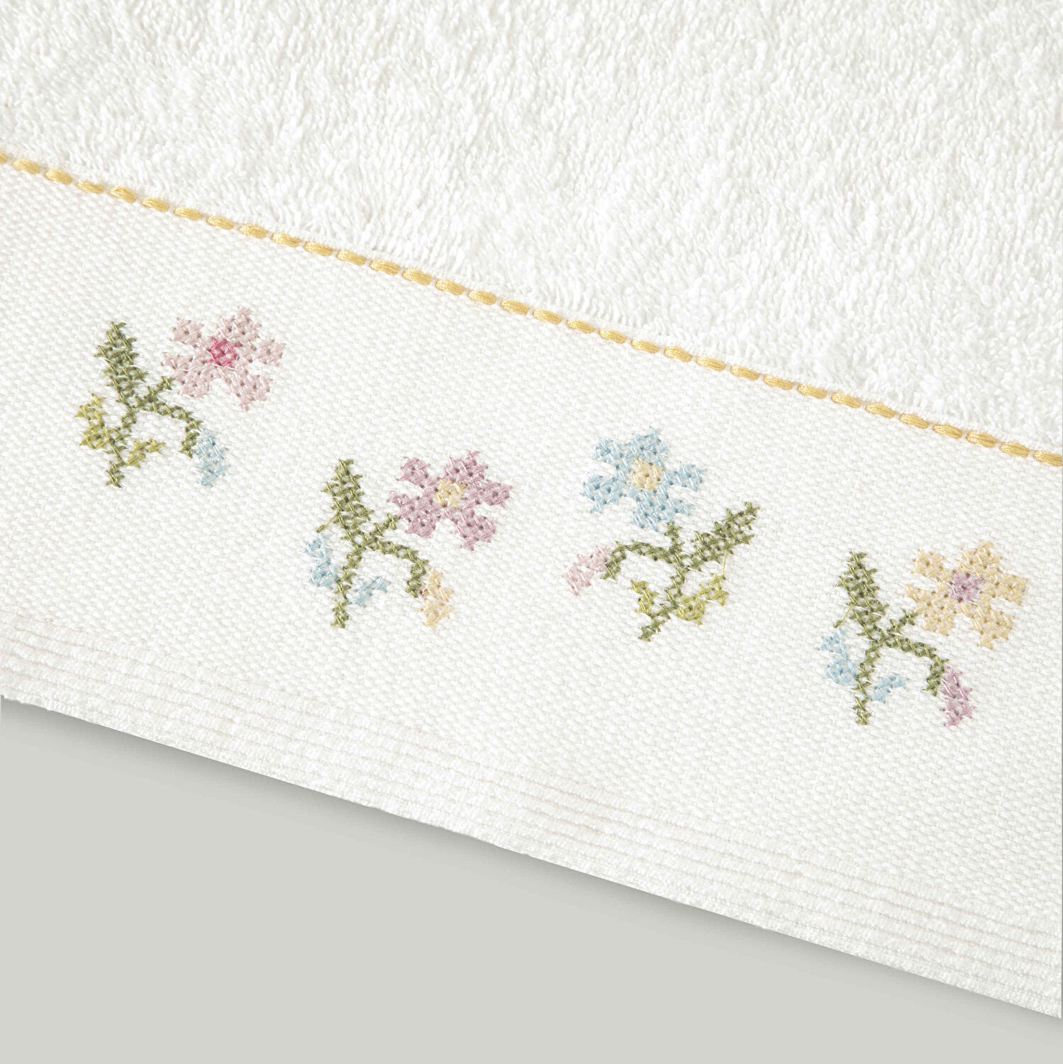 Linens Isola Pamuk 50x85 cm Yüz Havlusu Beyaz (450 G/M²)