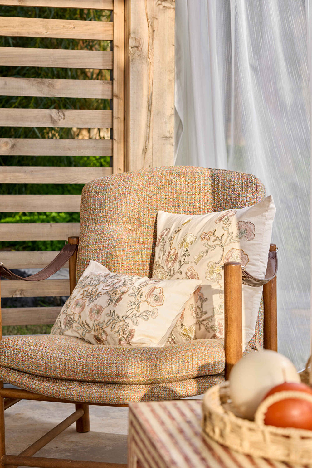 Linens Floral 30x50 cm Kırlent Kılıfı Renkli