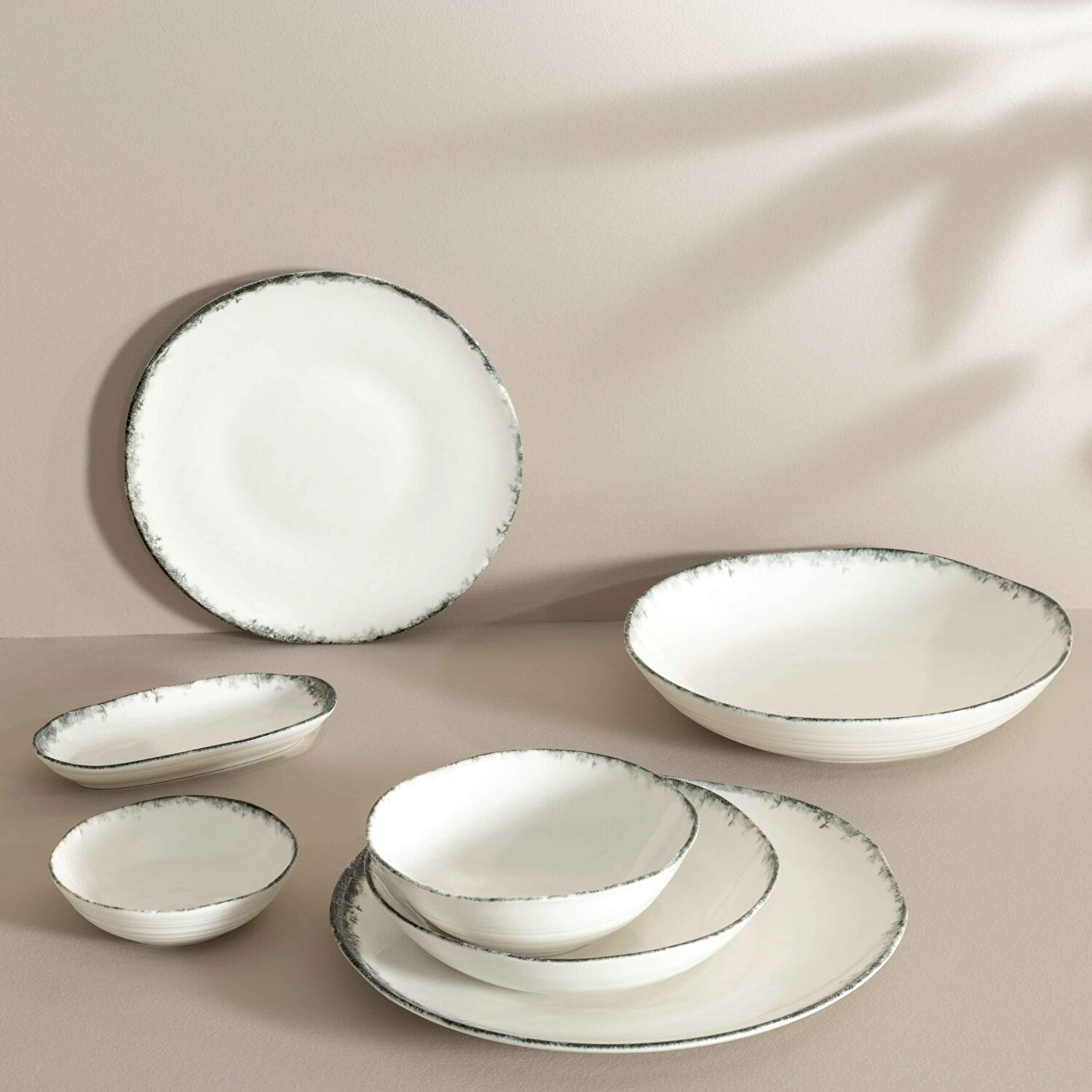 Linens Natura Porselen 23 cm Pasta Tabağı Ekru-Antrasit