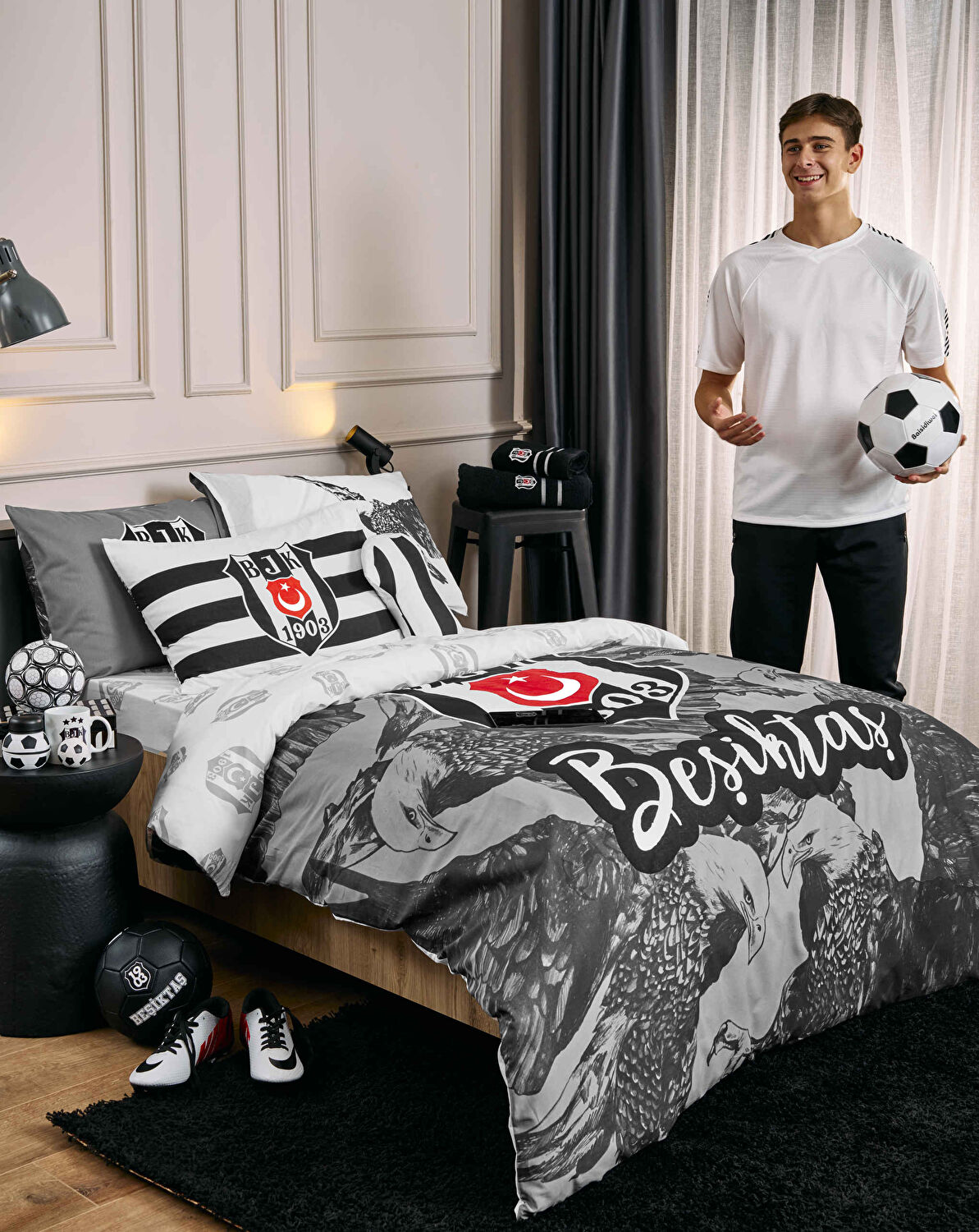 Lisanslı Beşiktaş 45x40 cm Forma Kırlent