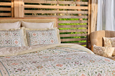 Linens Floral 45x45 cm Kırlent Kılıfı Renkli
