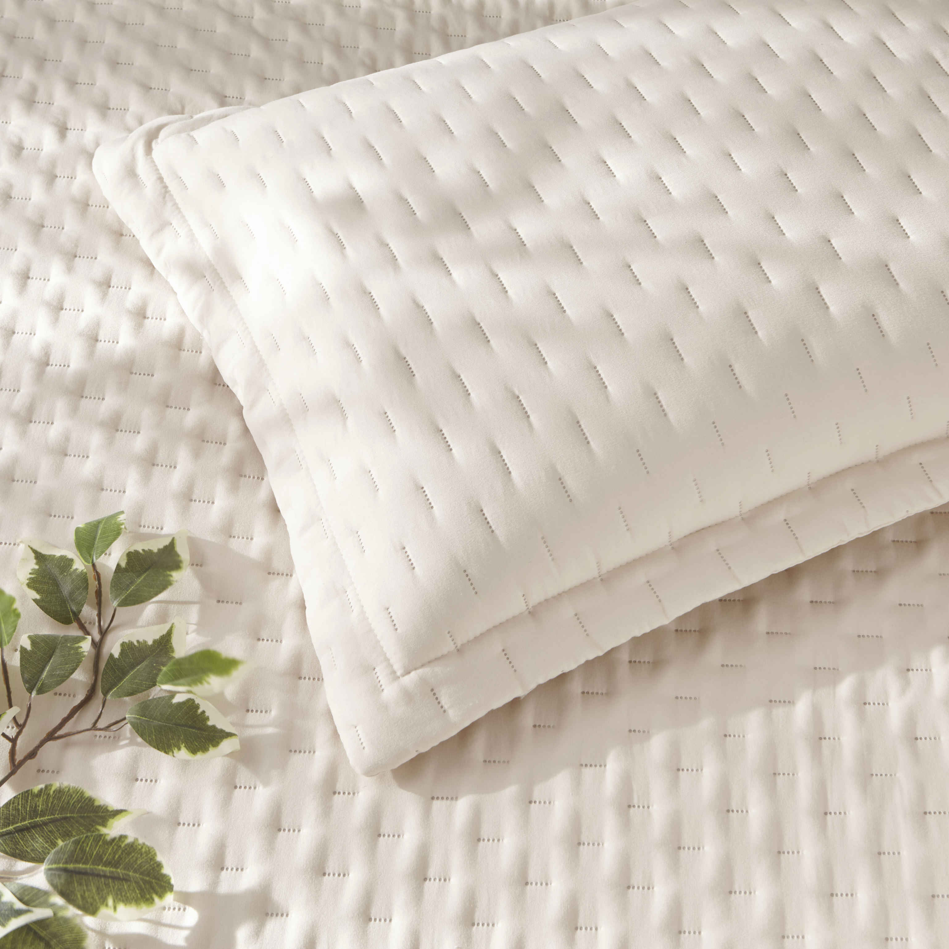 Linens Gardenia Çift Kişilik Yatak Örtüsü Bej | Linens